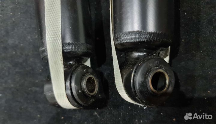 Задний амортизатор Ford Transit