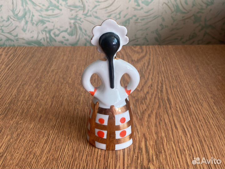 Статуэтка фарфор