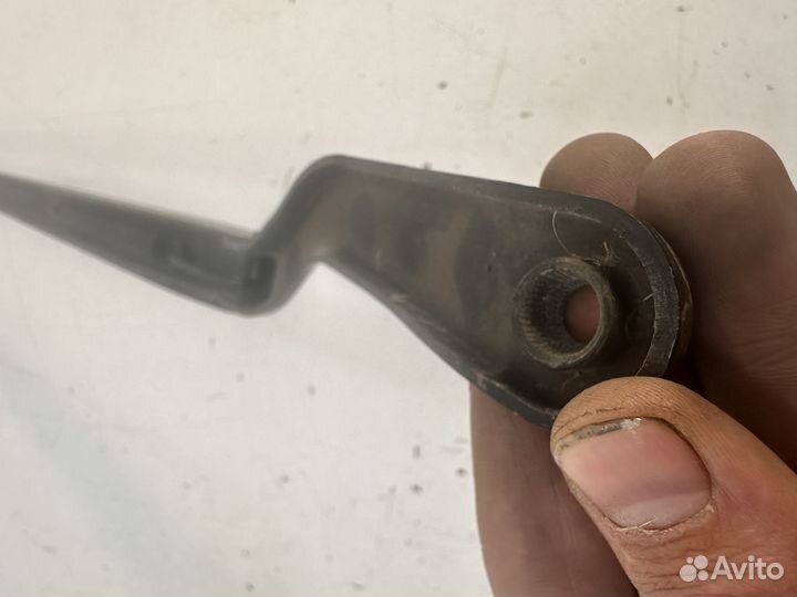 Ford fusion поводок дворника правый