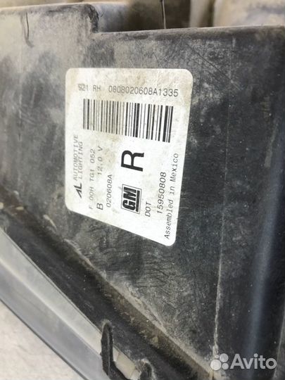 Фара передняя правая Chevrolet Tahoe GMT900