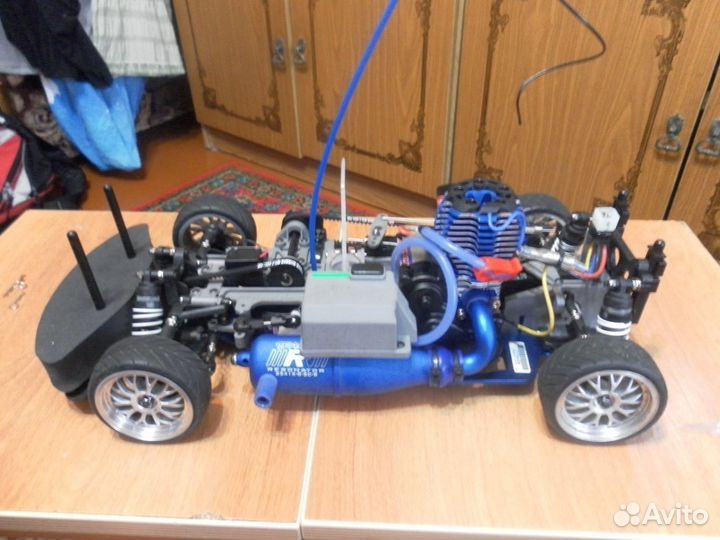 Радиоуправляемая машина с двс