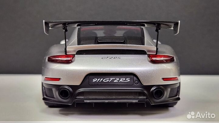 1:18 Autoart, Porsche 911 GT2RS