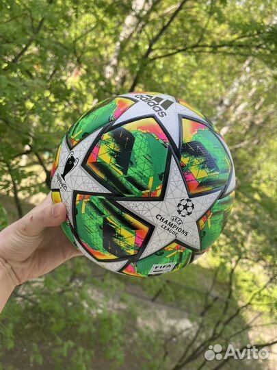 Футбольный мяч adidas лига чемпионов
