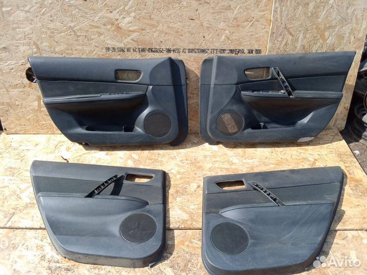 Дверные карты комплект Mazda 6 GG седан