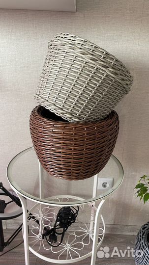 Садовое кашпо из ротанга