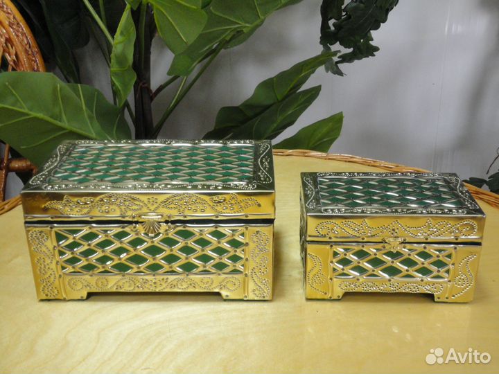 Искусственные цветы, шкатулки ручной работы