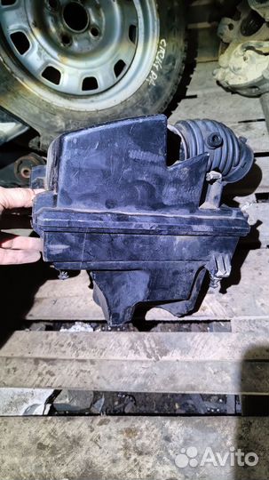 Корпус воздушного фильтра mazda 3 2,0