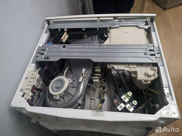 Стиральная машина с сушкой AEG