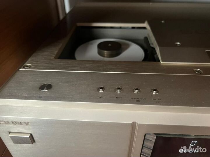 Проигрыватель компакт дисков Sony SCD-777 ES