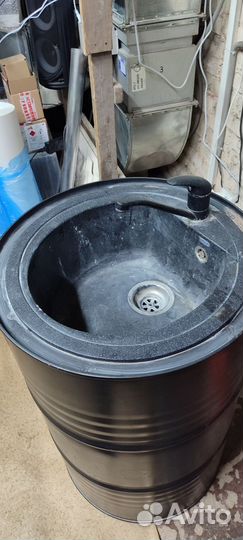 Раковина в бочке