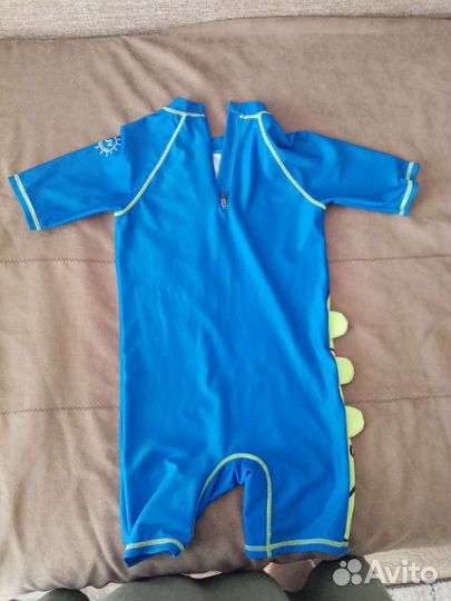 Плавательный костюм