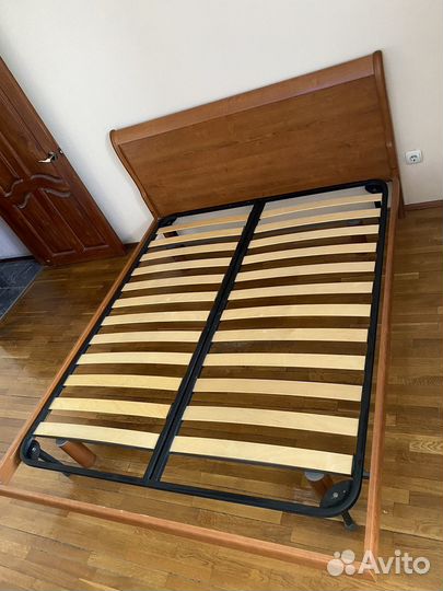 Кровать двухспальная 160 200 бу