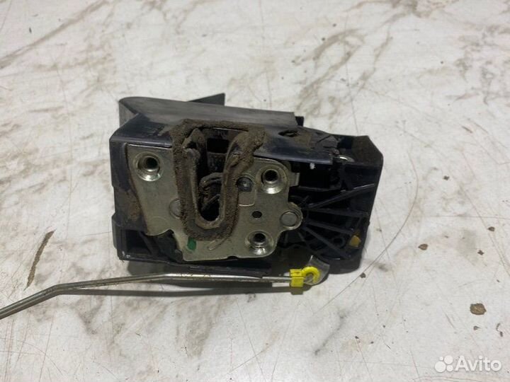 Замок боковой двери задний левый Renault Sandero