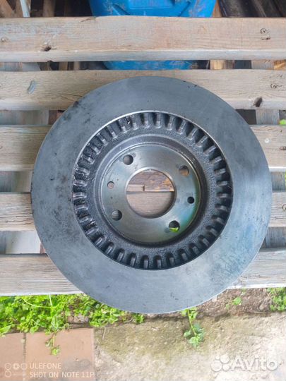 Тормозной диск переднего тормоза ваз