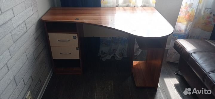 Угловой письменный стол бу