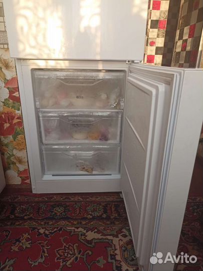 Холодильник indesit