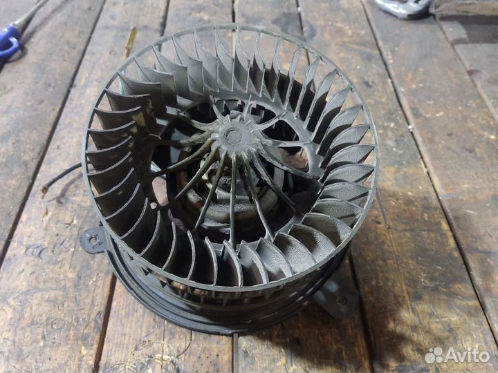 Моторчик печки mercedes w201