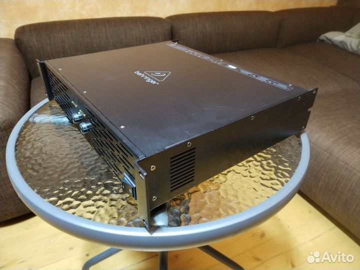 Усилитель мощности Behringer KM1700