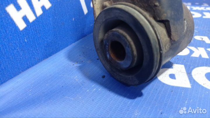 Передний правый рычаг Mitsubishi Pajero 3