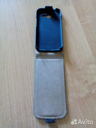 Продам 2 чехла для телефона