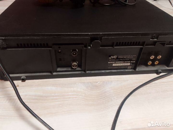 Видеомагнитофон jvc
