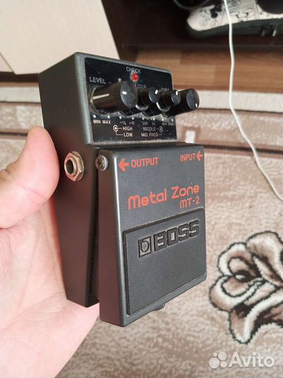 Boss metal zone MT 2