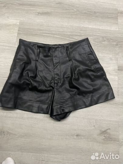 Кожаные шорты