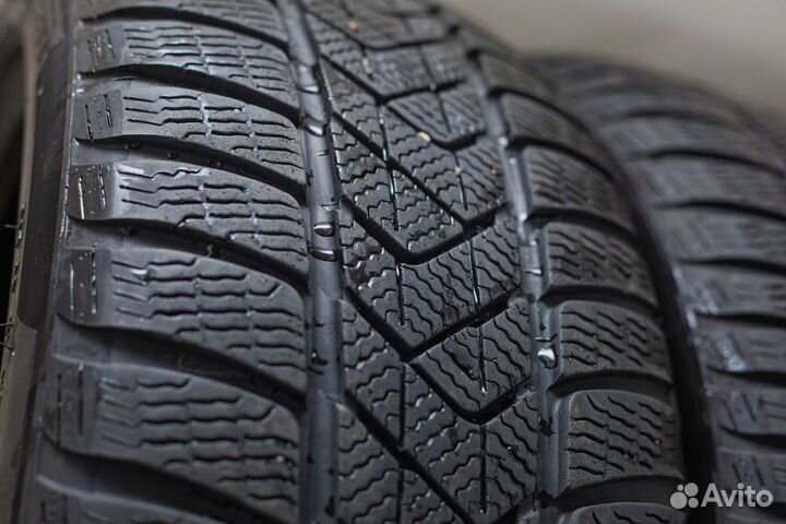 Pirelli Winter Sottozero 3 225/45 R18 и 255/40 R18 95V