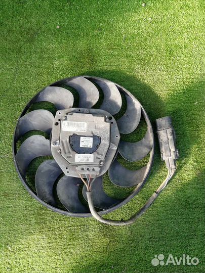 Audi A8 D3 Вентилятор радиатора