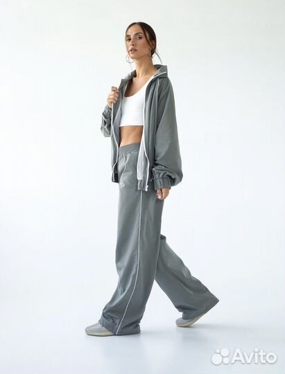 Спортивный костюм женский