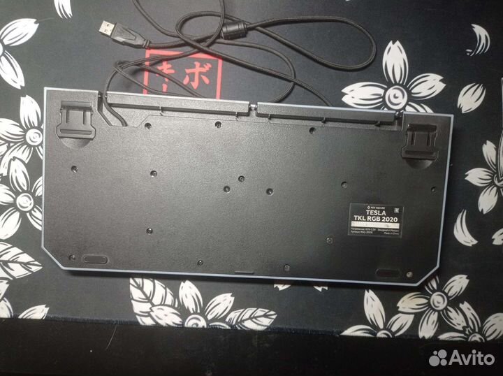 Продаю клавиатуру Tesla Tkl rgb 2020