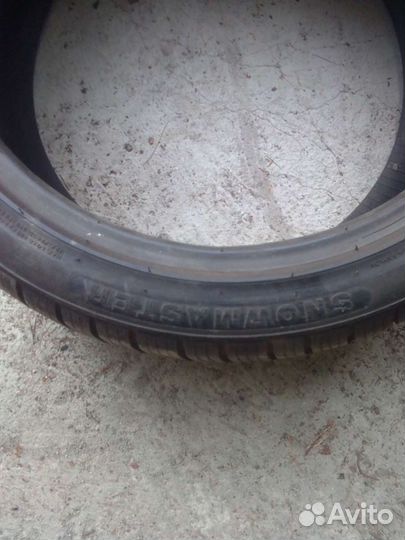 Sunny NP203 255/40 R19