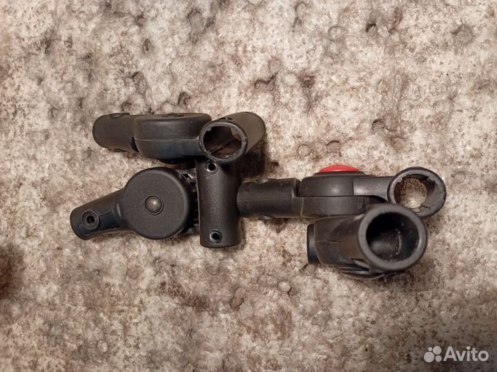 Механизм капюшона и держатель блока коляски