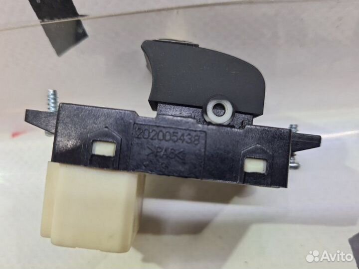 Кнопка стеклоподъемника Chevrolet Captiva C100 LE5
