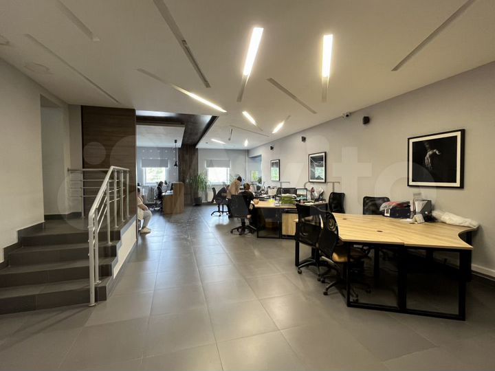 Офис с хорошим ремонтом и парковкой