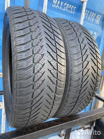 Goodyear Eagle Ultra Grip GW-3 215/50 R17