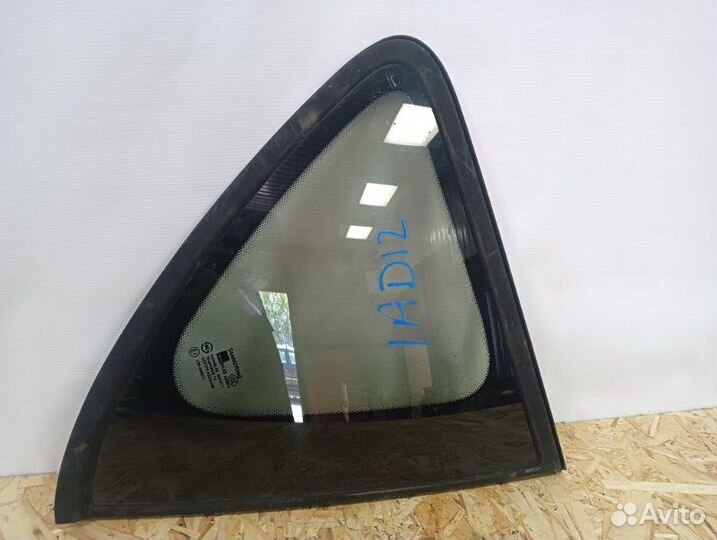 Стекло глухое заднее правое Ssangyong Rexton 2