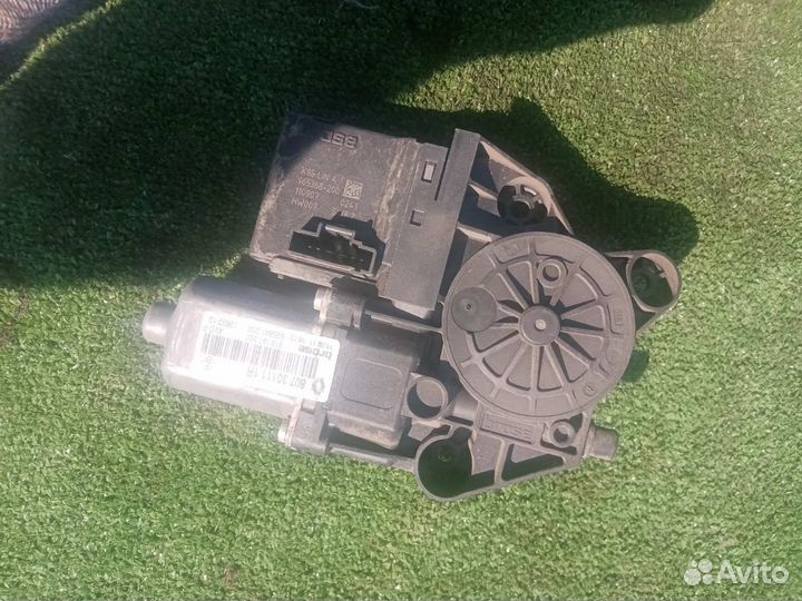 Моторчик стеклоподъемника Renault Fluence