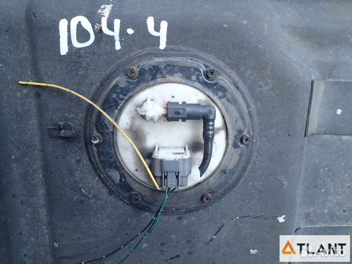 Бензобак nissan serena