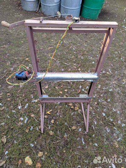 Станок для очистки медовых рамок