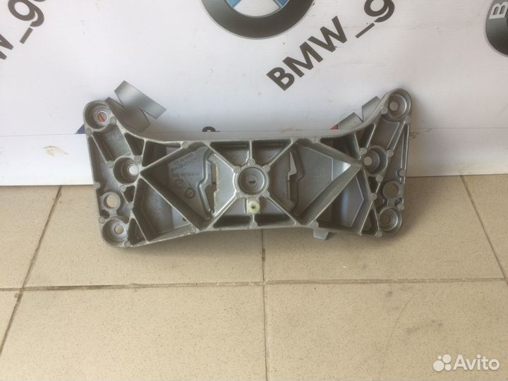 BMW F10 F07 F12 F02 Кронштейн АКПП с Японии