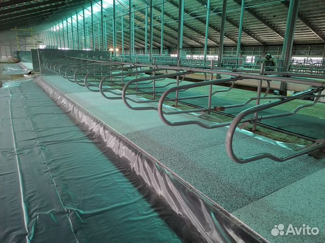 Укладка матов и резинового покрытия для крс