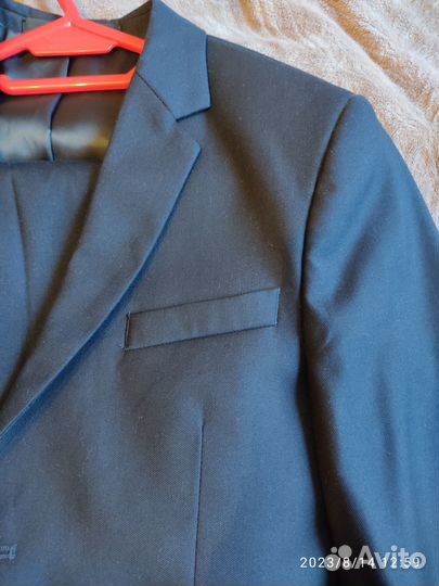 Продам костюм для мальчика 158 рост