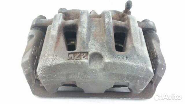 Суппорт передний правый Nissan Elgrand E51 2005