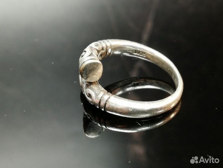 Серебряное кольцо 925 пробы массой 5.1 грамма (Р19