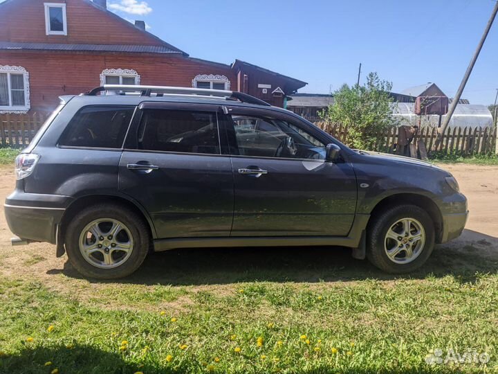 Mitsubishi Outlander 2.0 МТ, 2003, 268 000 км