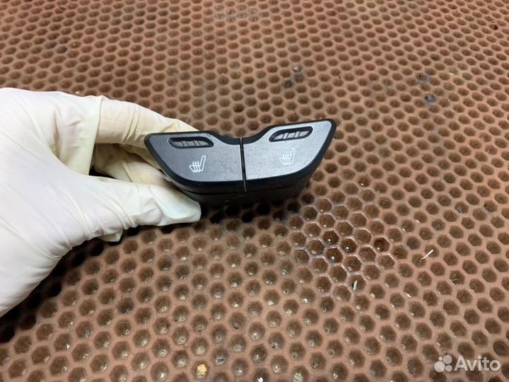 Кнопка обогрева сидений LADA Vesta седан 21129