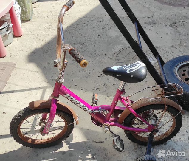 Четырехколесный велосипед