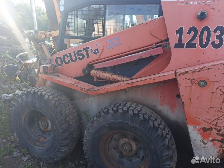 Мини-погрузчик Locust / Way Industry L1203, 2007