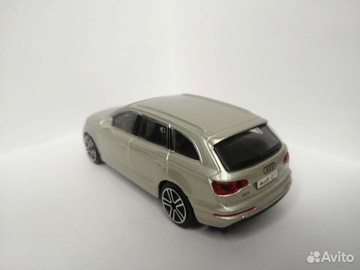Модель 1/43 Audi Q7